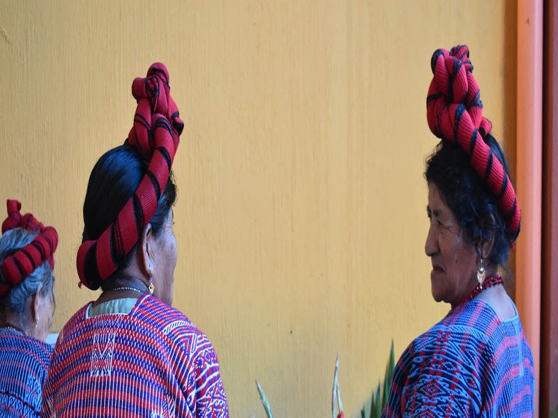 Antnoia Benito. Un grupo de mujeres Maya Poqomam en Guatemala