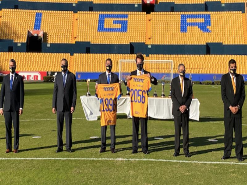 Ambas instituciones firmaron el convenio que permite a Sinergia Deportiva dirigir deportiva, administrativa y comercialmente al Club Tigres