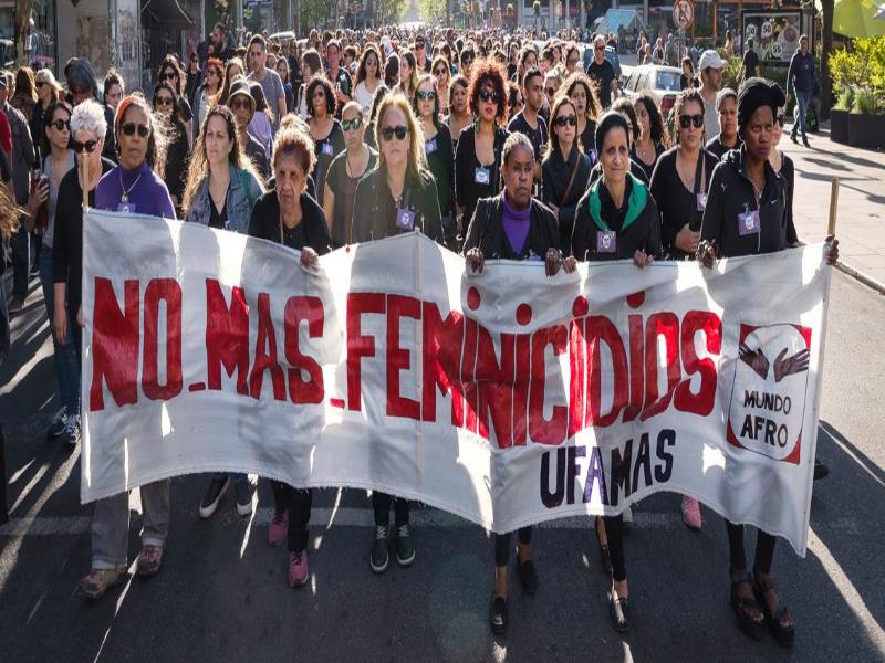 ONU Mujeres//Sahand Minae. Manifestación en Uruguay para poner fin a la violencia contra las mujeres.
