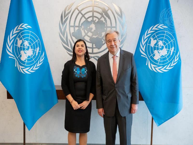 El Secretario General António Guterres (derecha) se reúne con María Soledad Cisternas Reyes, Enviada Especial del Secretario General sobre Discapacidad y Accesibilidad.