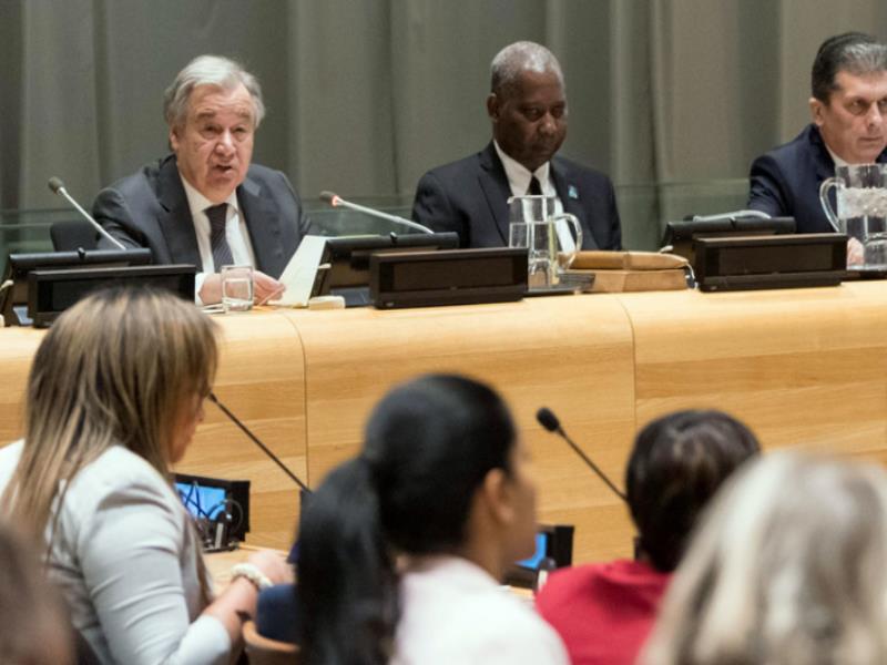 ONU/Mark Garten El Secretario General, António Guterres (a la izquierda), informa a la Asamblea General sobre sus prioridades en 2020.