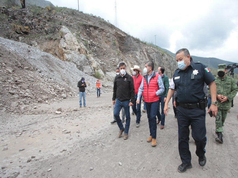 El día de ayer el Gobernador Miguel Ángel Riquelme Solís estuvo acompañado por los presidentes municipales de Saltillo, Manolo Jiménez Salinas; Ramos Arizpe José María Morales Padilla, y Arteaga, Everardo Durán Flores para evaluar los daños generados por "Hanna", 