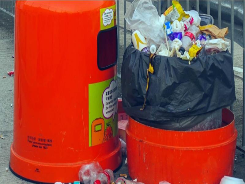 Unsplash/Sanjog Timsina. Cada año se tiran a la basura más de 900 toneladas de alimentos
