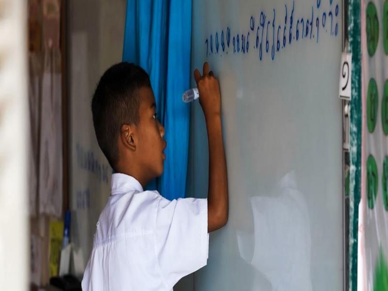 © UN Cambodia. El acceso a una educación de calidad es una preocupación creciente. En todo el mundo, casi 617 millones de personas no alcanzan los niveles mínimos de competencia en lectura y matemáticas.